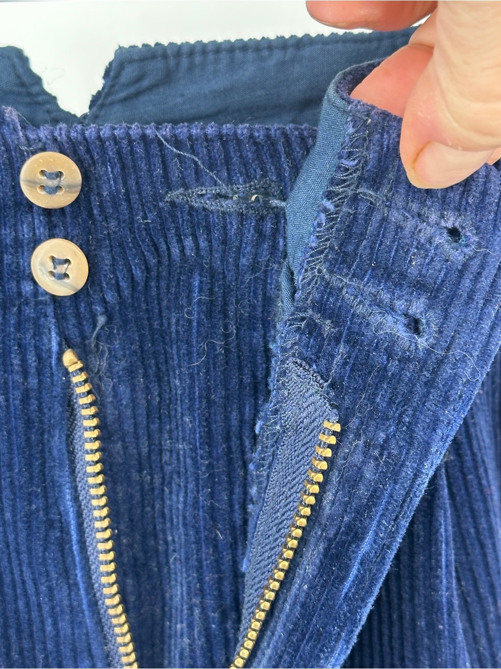 Vintage Women’s 8P Liz Claiborne Wide Wale Corduroy Trousers in Navy Blue - Picture 5 of 8